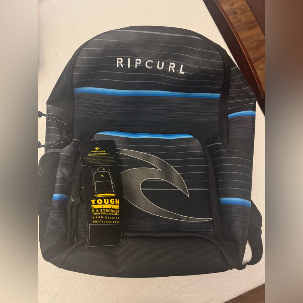 BRAND NEW Rip Curl Black and Blue Men's cooler Backpack